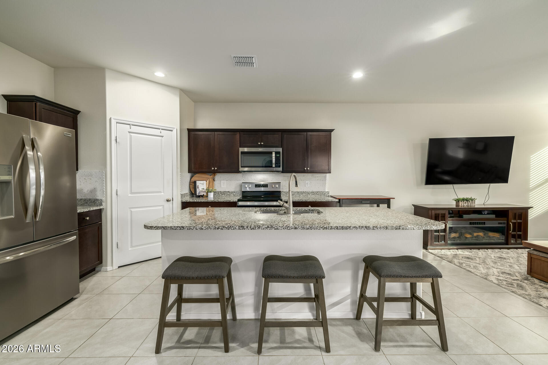 9471 Greenhouse Road Florence, AZ 85132 - Photo 3 of 22 Spacious Kitchen With Granite Counters