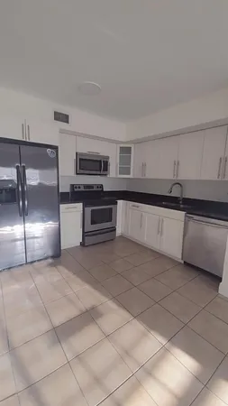 $1,900 | 3700 North 56th Avenue, Unit 1015, Hollywood, FL 33021