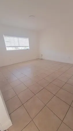 $1,900 | 3700 North 56th Avenue, Unit 1015, Hollywood, FL 33021