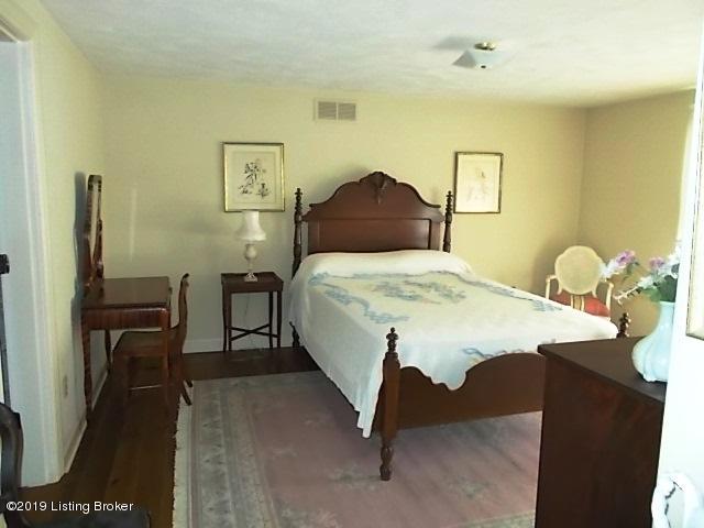 1050 Bloomfield Road Bardstown, KY 40004 - Photo 17 of 27 2nd floor master suite! Gorgeous hardwood floor