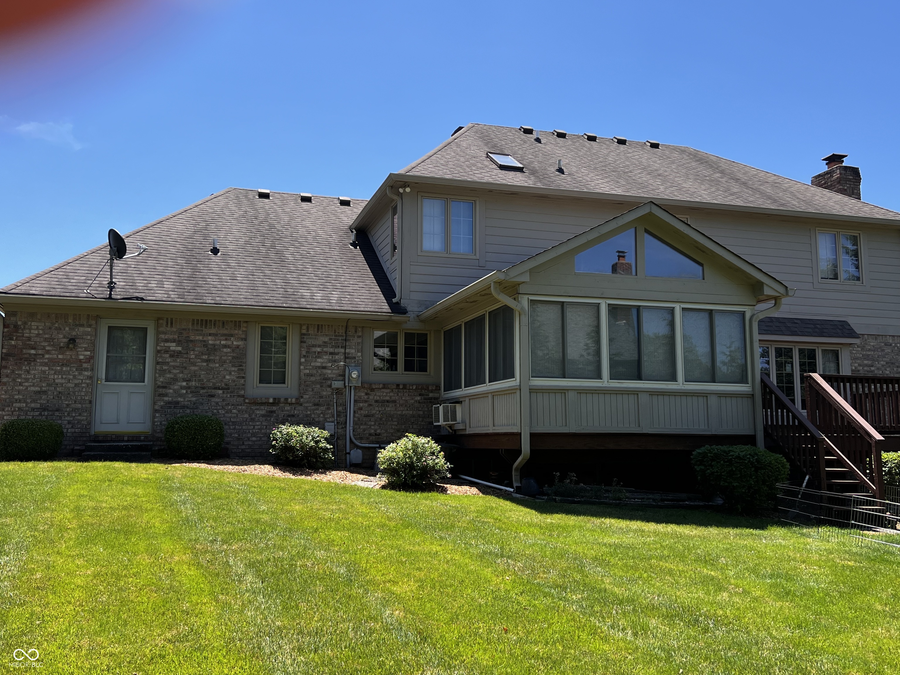 6888 Riverside Way Fishers, IN 46038 - Photo 3 of 34 Gallery Image 3