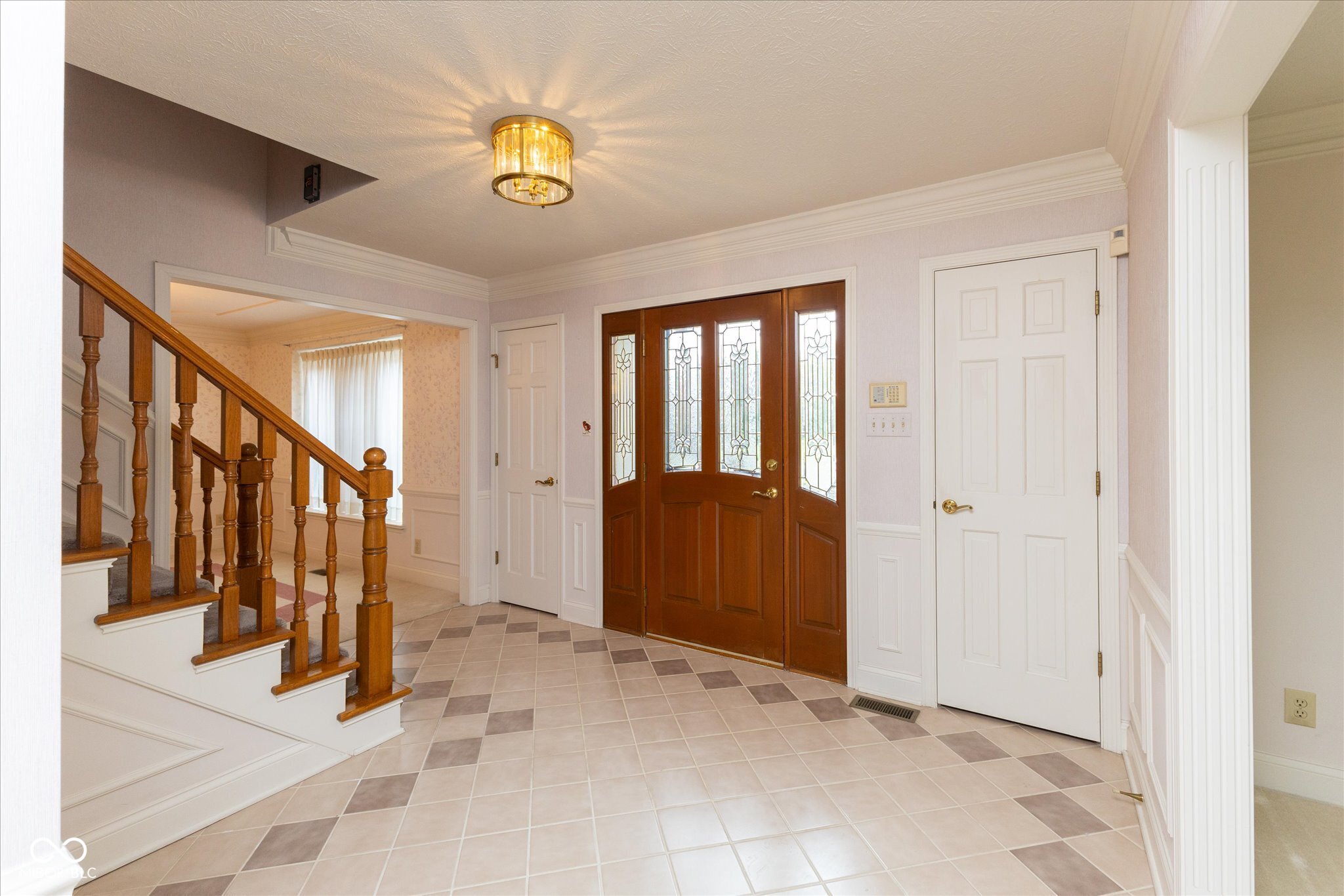 6888 Riverside Way Fishers, IN 46038 - Photo 4 of 34 Gallery Image 4