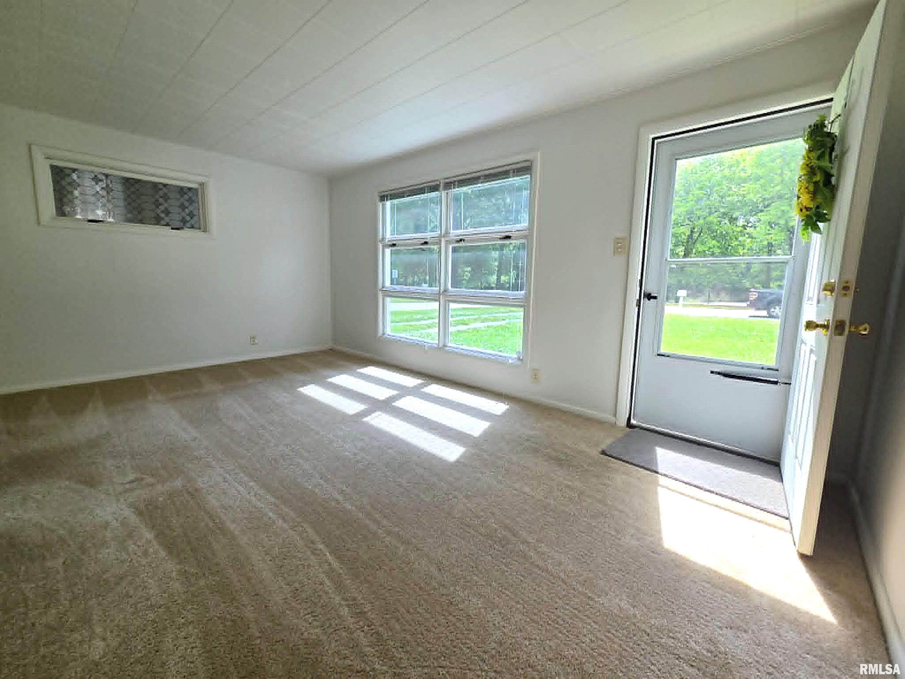 1913 South 12th Street Quincy, IL 62301 - Photo 3 of 20