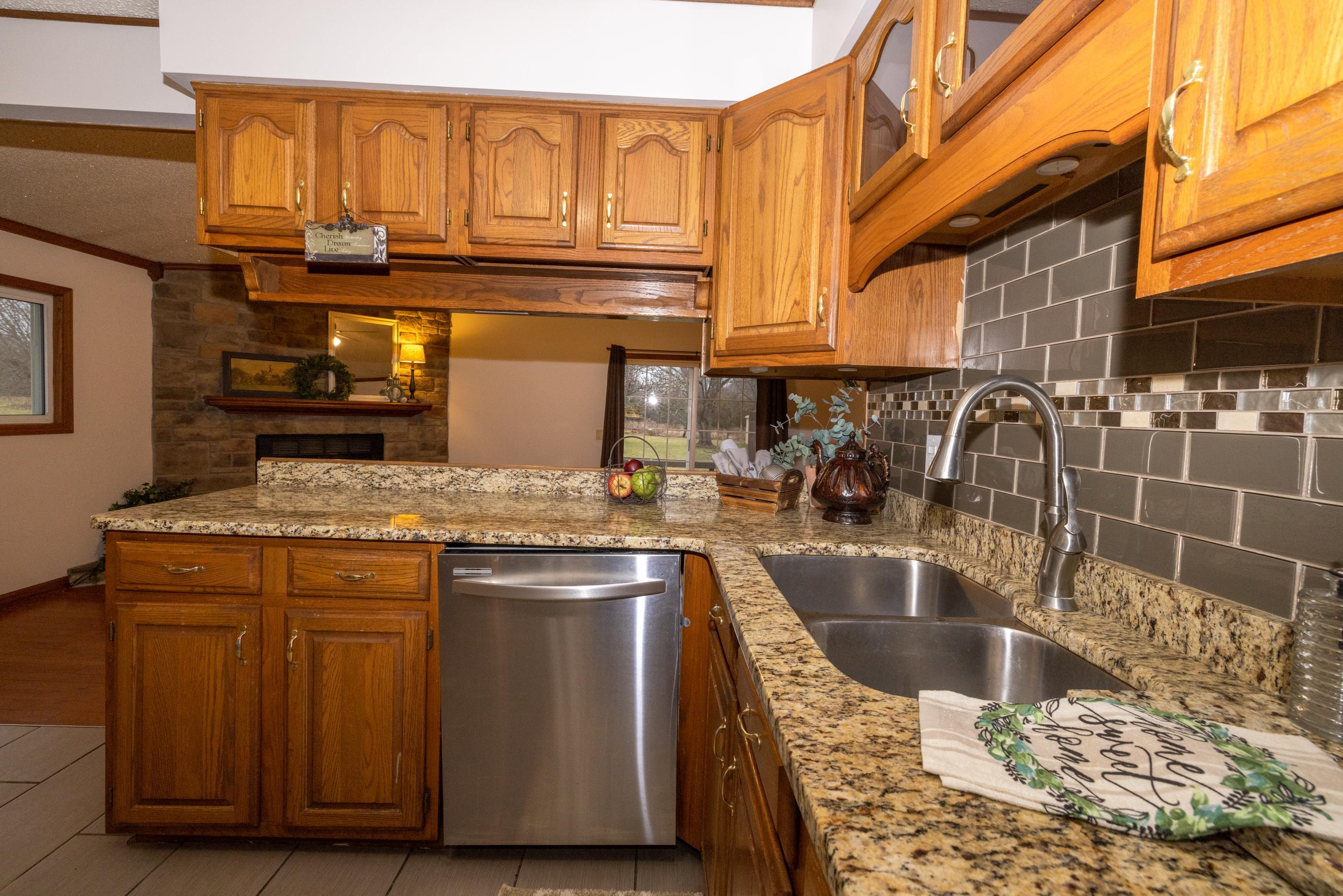 2251 North Morrish Road Flushing, MI 48433 - Photo 12 of 39 50098842-11.JPG