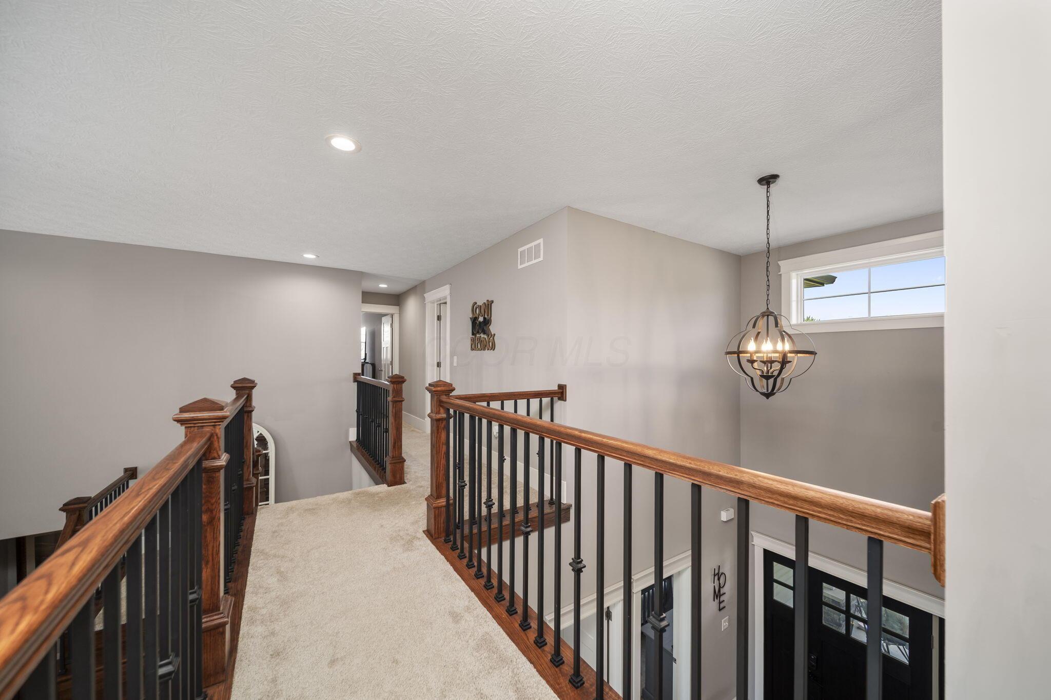 3364 Tschopp Road Northeast Lancaster, OH 43130 - Photo 47 of 80 Upstairs Hallway