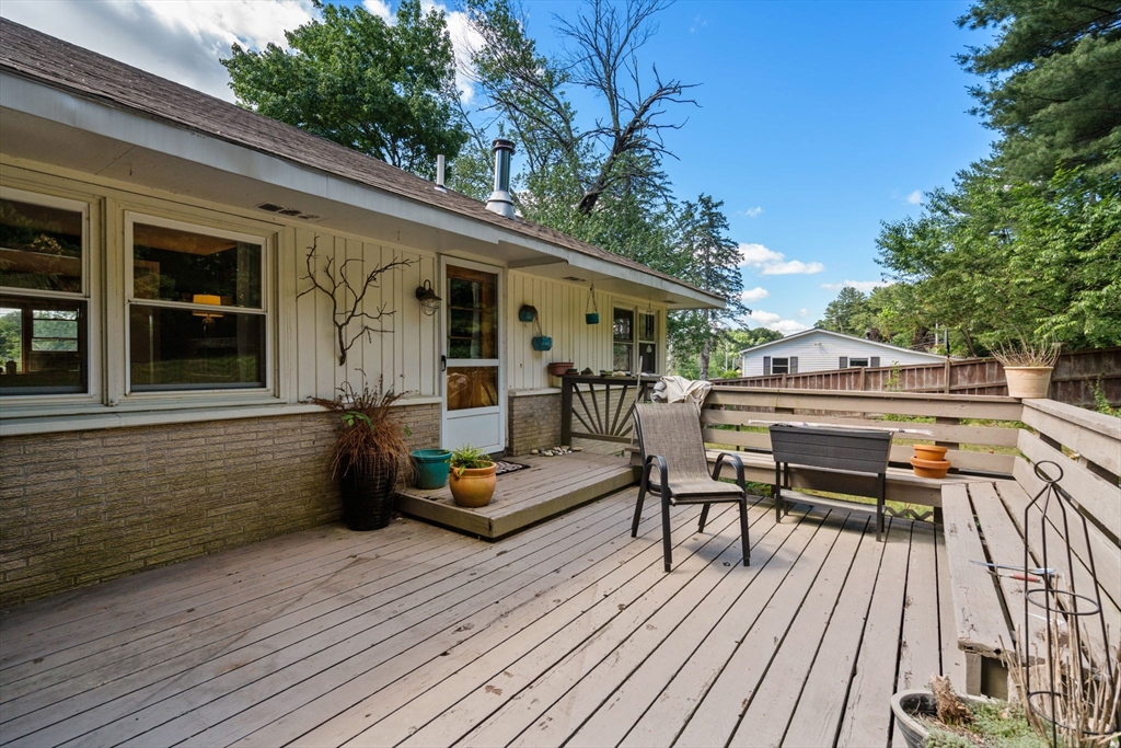 10 Hopkinton Road Upton, MA 01568 - Photo 24 of 31