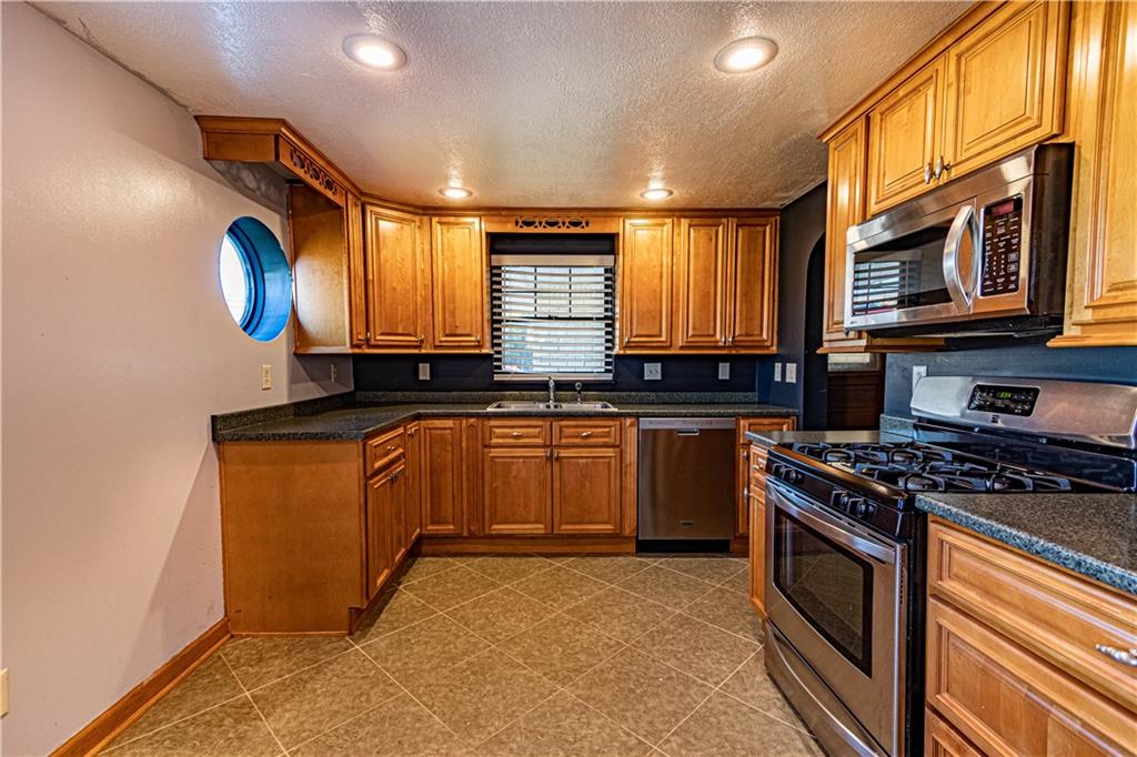 336 Coxcomb Hill Road Verona, PA 15147 - Photo 6 of 22 Gallery Image 6