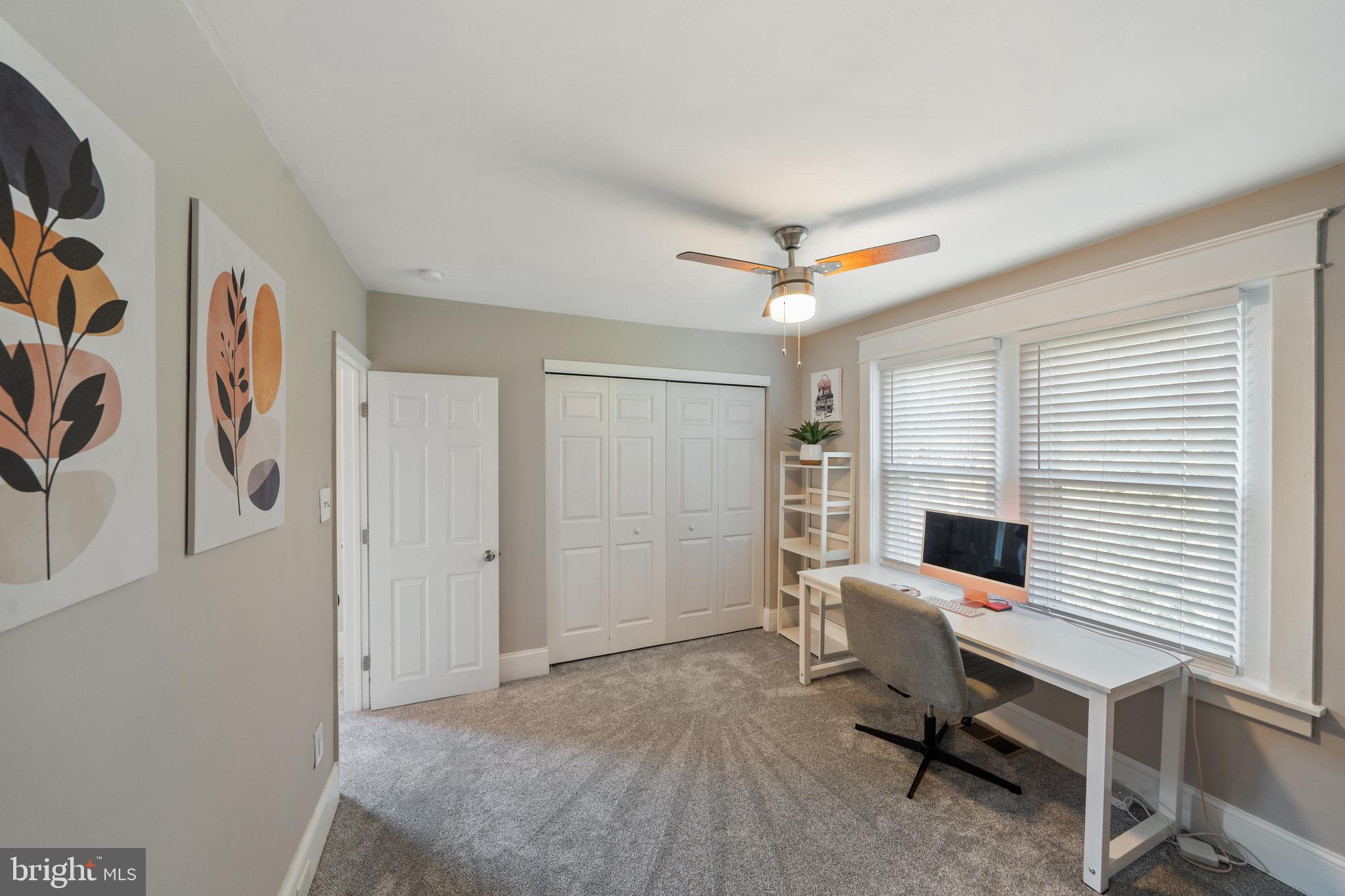 261 East Avon Road Brookhaven, PA 19015 - Photo 22 of 34 a workspace with furniture and window