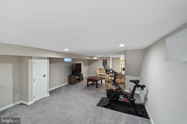 $339,900 | 261 East Avon Road, Brookhaven, PA 19015