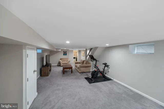 $339,900 | 261 East Avon Road, Brookhaven, PA 19015