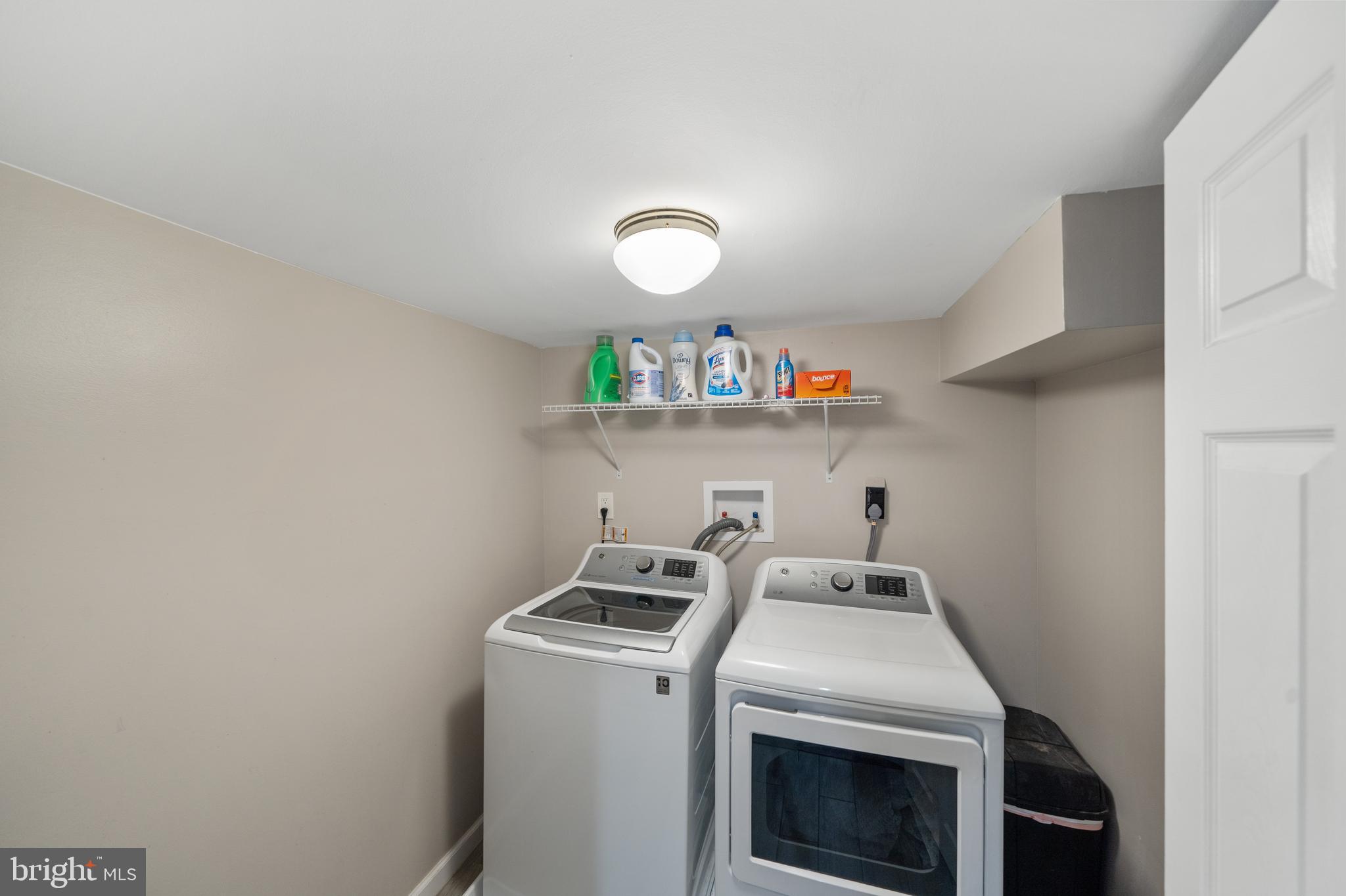 261 East Avon Road Brookhaven, PA 19015 - Photo 30 of 34 a utility room with dryer and washer