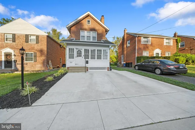 $339,900 | 261 East Avon Road, Brookhaven, PA 19015