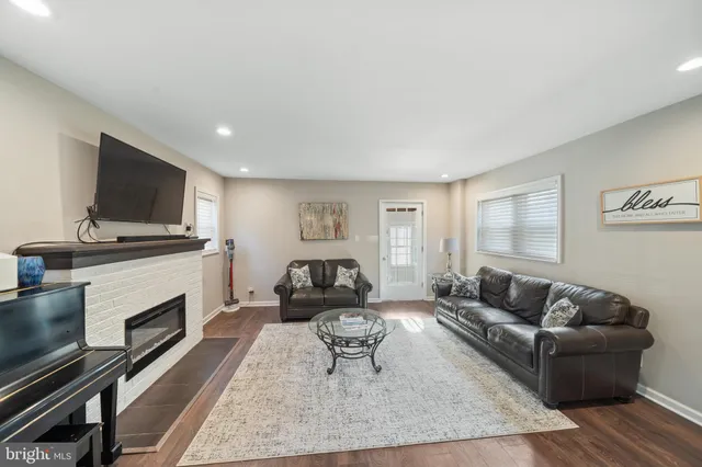 $339,900 | 261 East Avon Road, Brookhaven, PA 19015