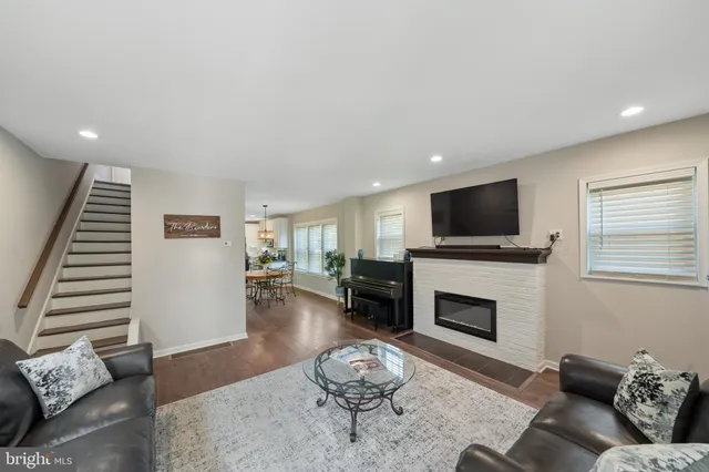 $339,900 | 261 East Avon Road, Brookhaven, PA 19015