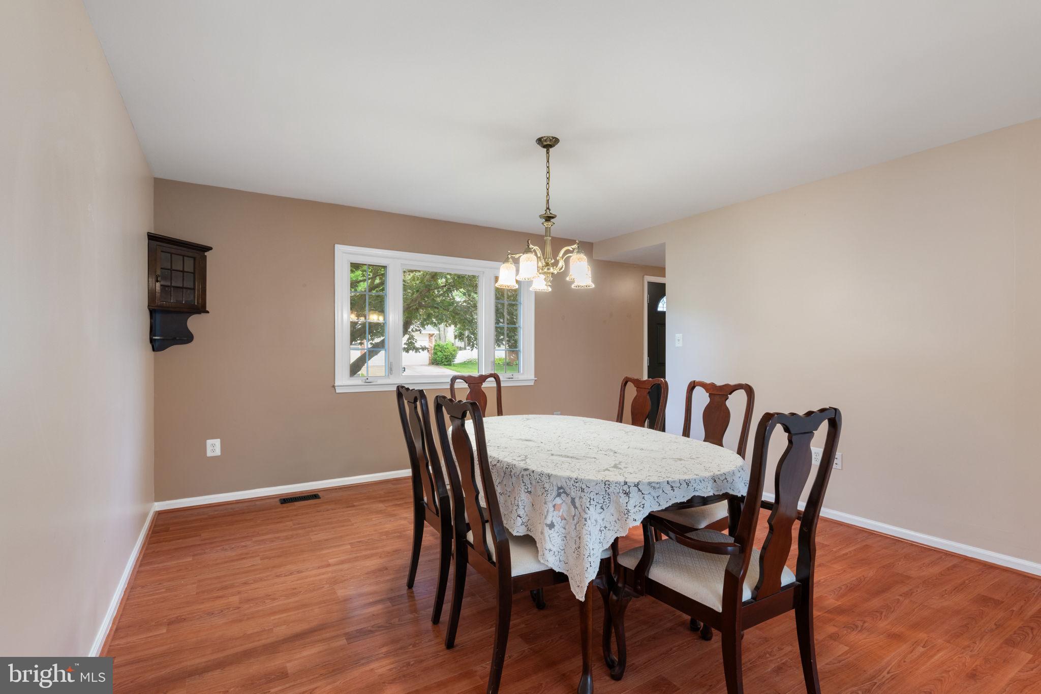4084 Braxton Road Chantilly, VA 20151 - Photo 13 of 46