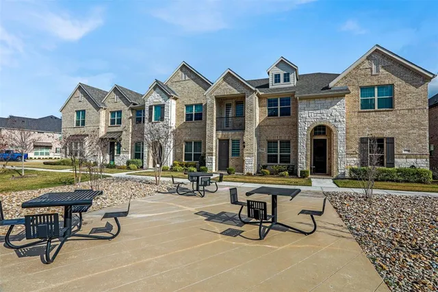 $435,000 | 2720 Parkview Place, Lewisville, TX 75067