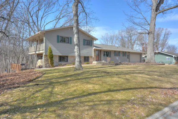 $419,900 | 505 Meadow Lane, Kaukauna, WI 54130