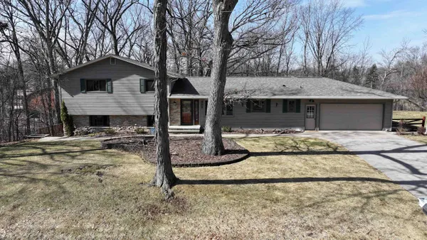 $419,900 | 505 Meadow Lane, Kaukauna, WI 54130