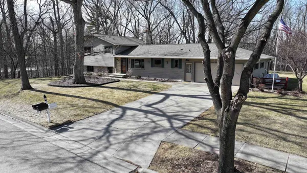 $419,900 | 505 Meadow Lane, Kaukauna, WI 54130