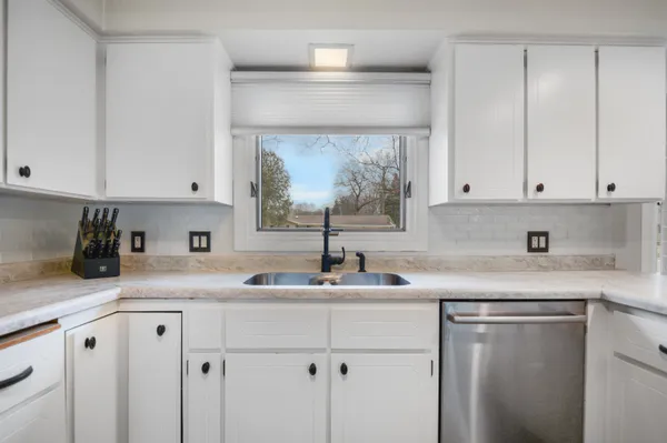 $419,900 | 505 Meadow Lane, Kaukauna, WI 54130