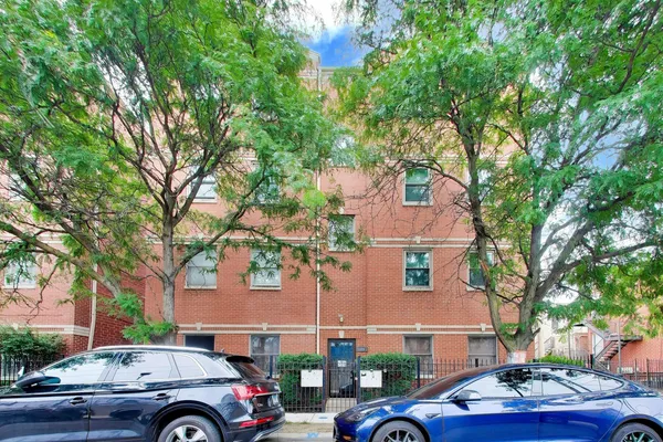 $325,000 | 519 South Maplewood Avenue, Unit 4N, Chicago, IL 60612