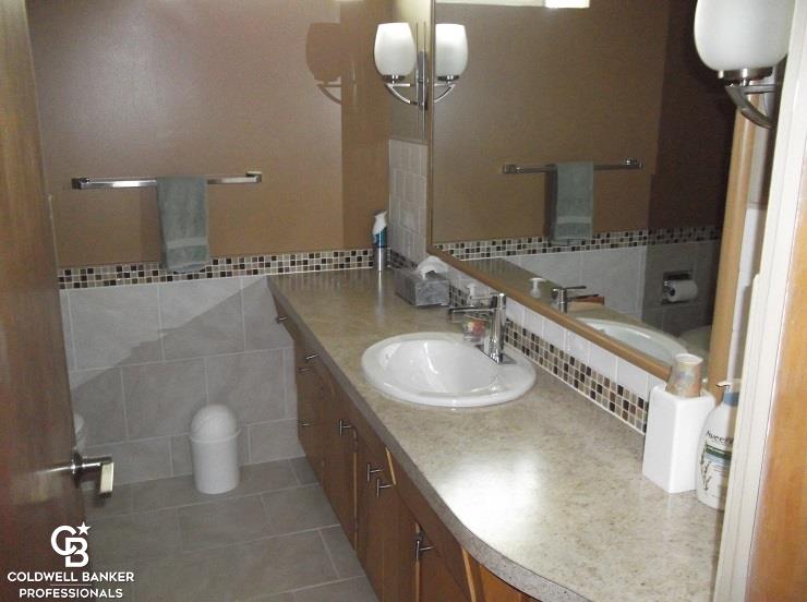8463 Lakeshore Road Lexington, MI 48450 - Photo 32 of 57 31265287-31.JPG