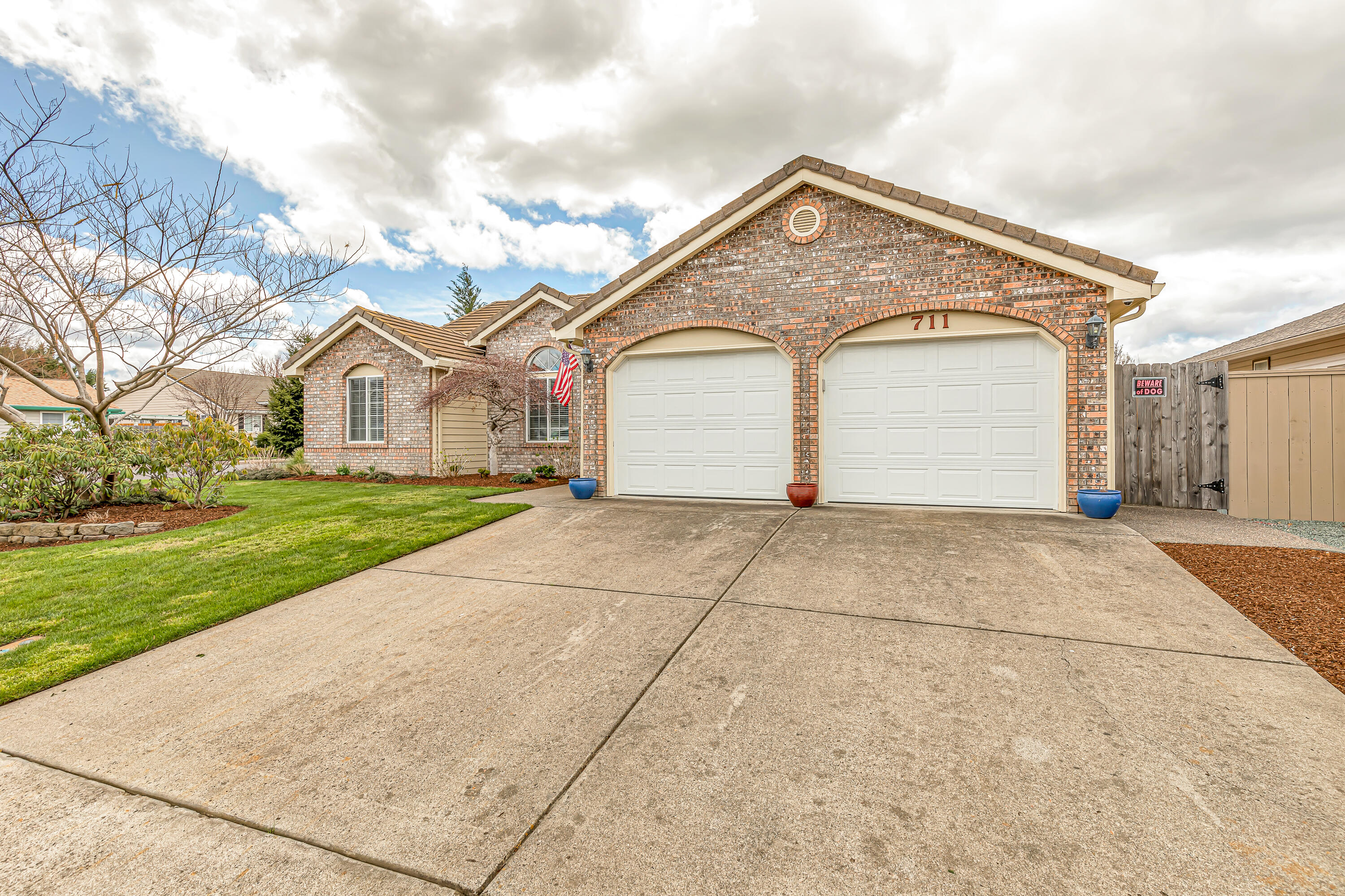 711 Brandon Street Central Point, OR 97502 - Photo 38 of 47 9R9A7745