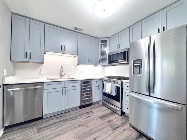 $365,000 | 730 Hamilton Court, Schaumburg, IL 60107