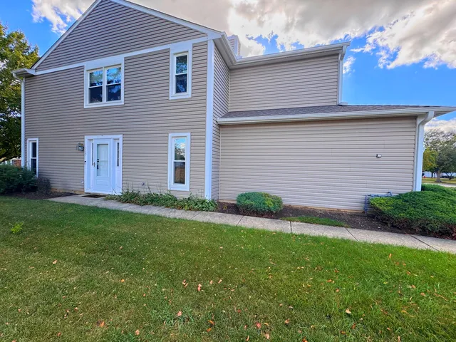 $365,000 | 730 Hamilton Court, Schaumburg, IL 60107