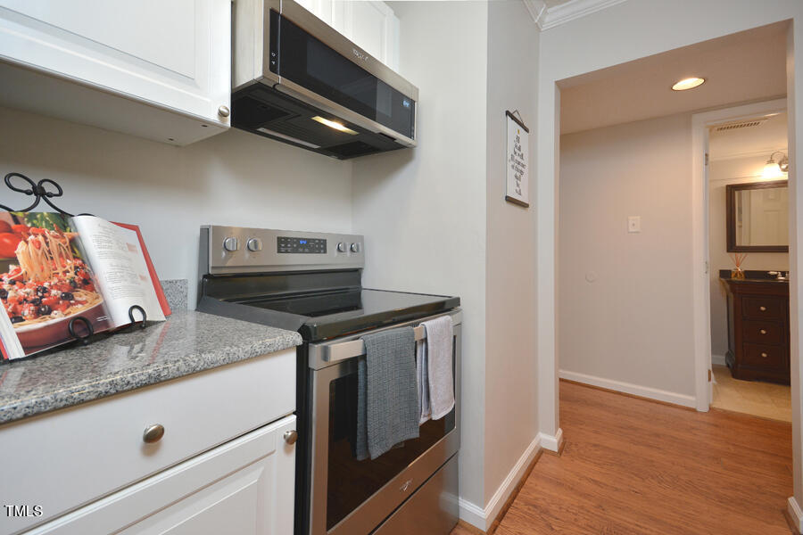 3702 Chimney Ridge Place, Unit 105 Durham, NC 27713 - Photo 7 of 32 Kitchen