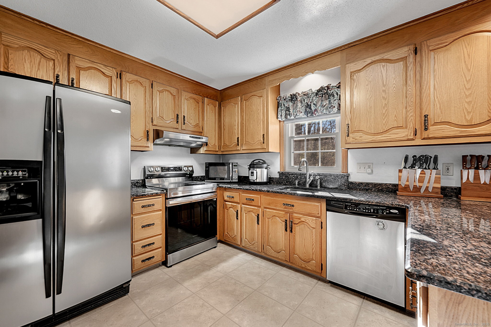 49 Siegas Road Burlington, CT 06013 - Photo 13 of 40