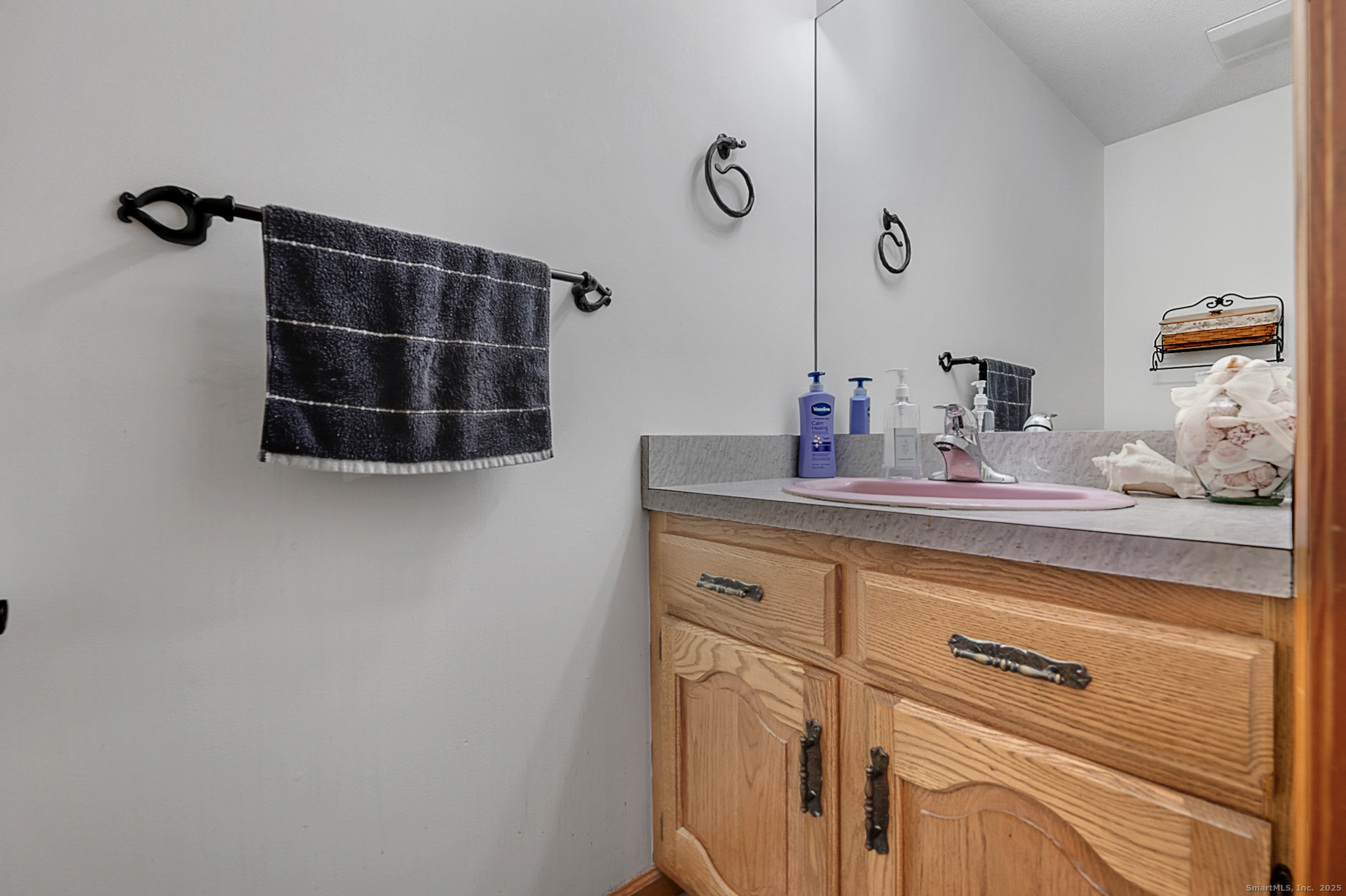 49 Siegas Road Burlington, CT 06013 - Photo 21 of 40