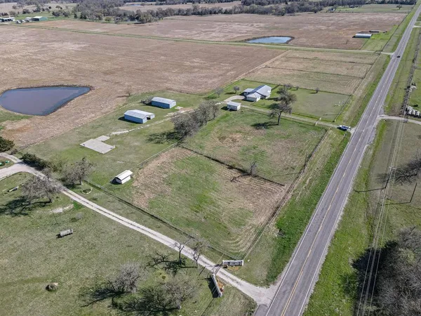 a view of a tennis court