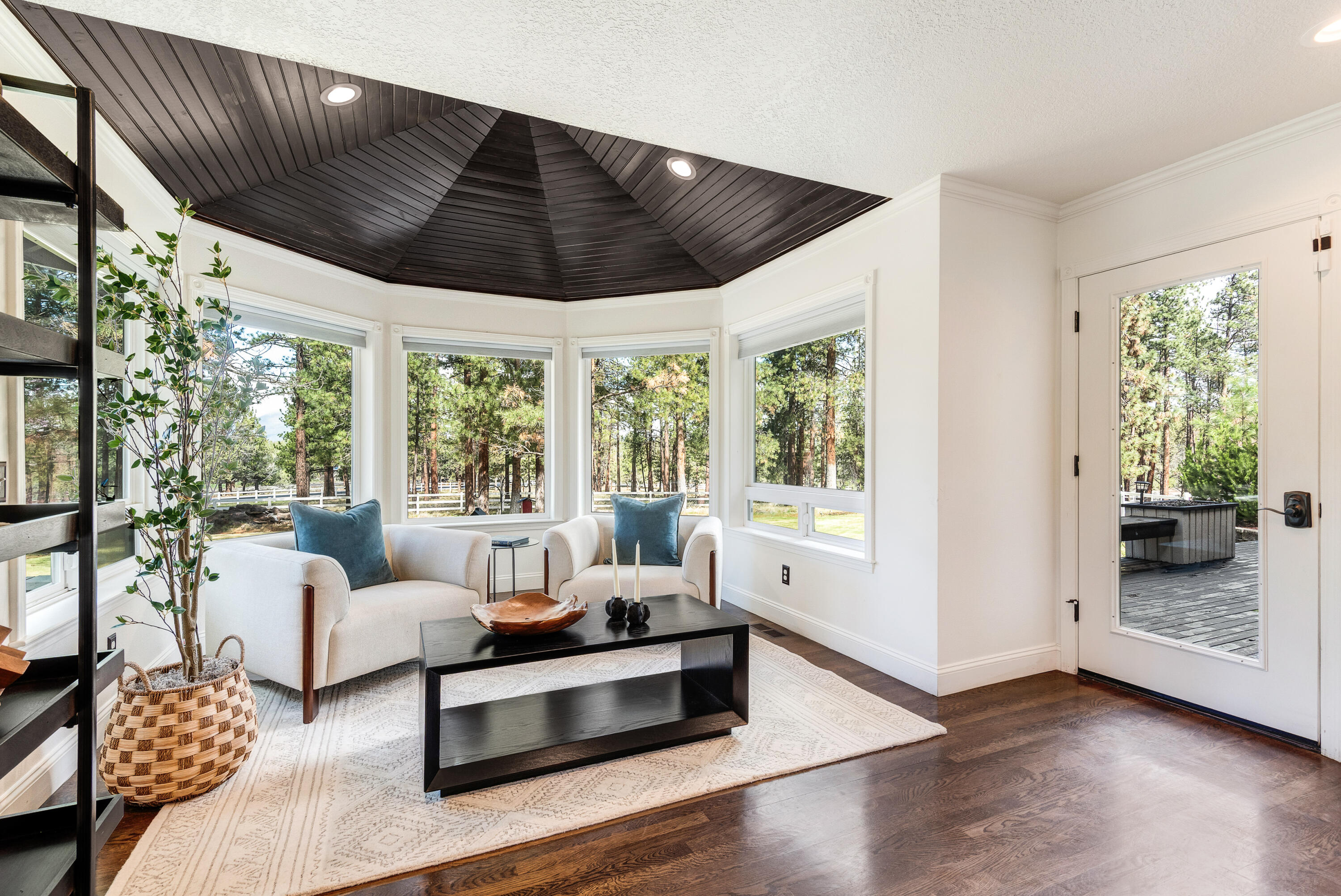 69550 Deer Ridge Road Sisters, OR 97759 - Photo 16 of 69 15