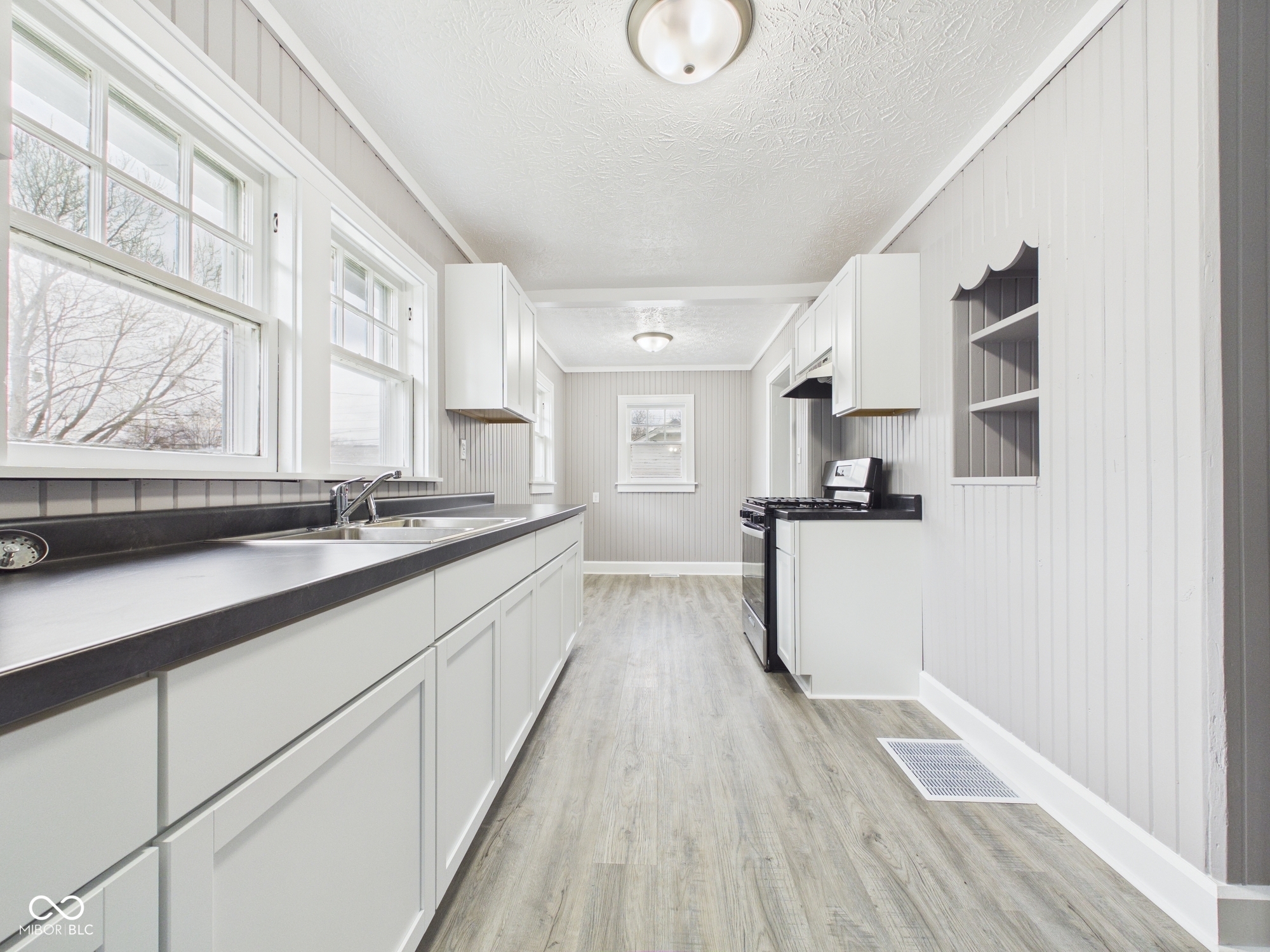 1525 Noble Street Anderson, IN 46016 - Photo 9 of 24