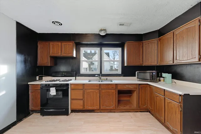 $170,000 | 356 East Main Street, Rossville, IN 46065