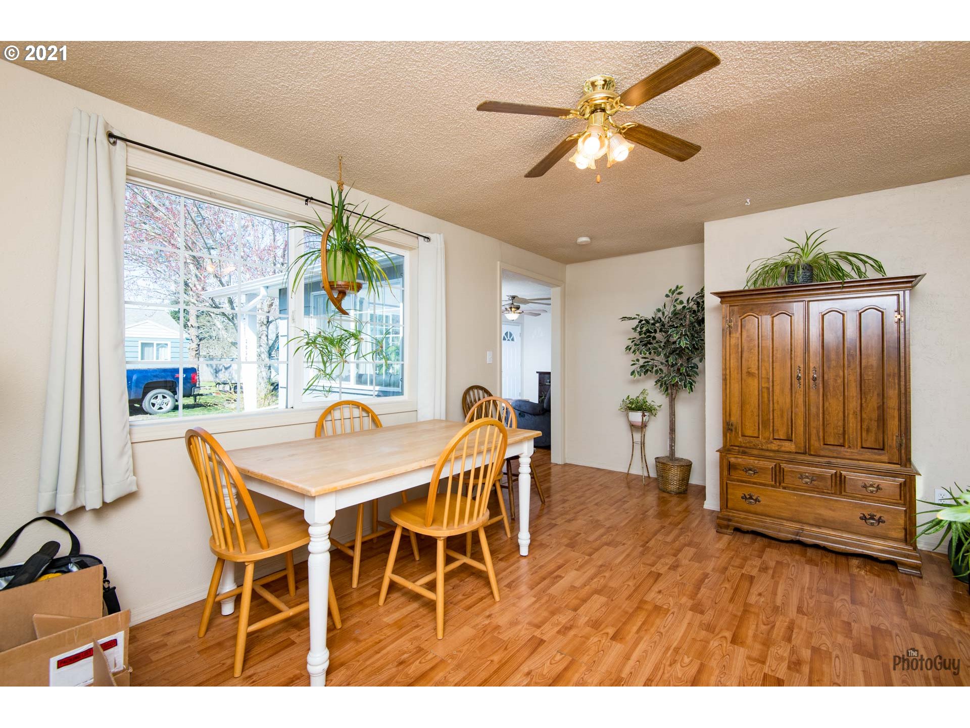 3856 Oregon Avenue Springfield, OR 97478 - Photo 8 of 28