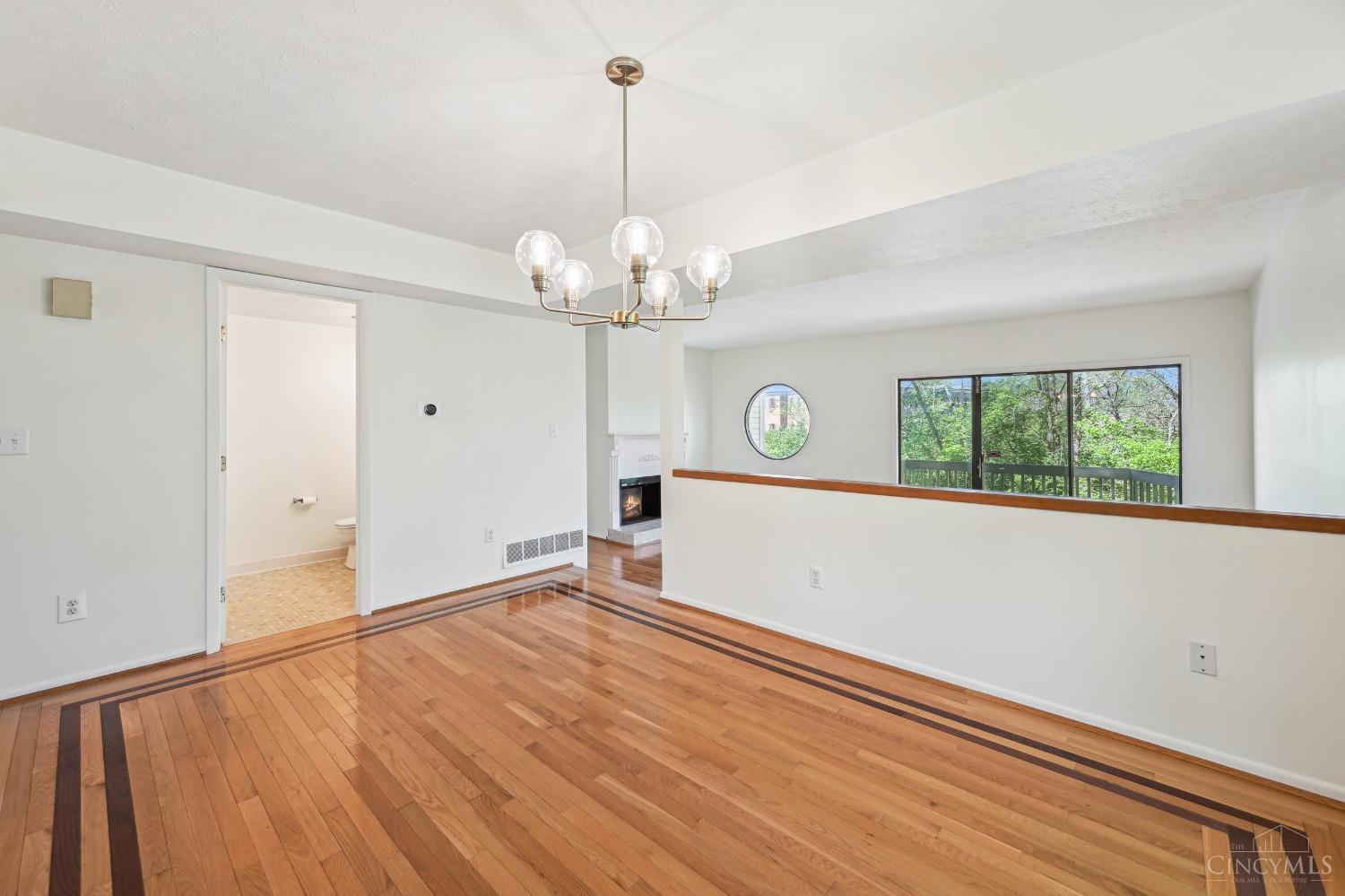 7264 East Galbraith Road Cincinnati, OH 45243 - Photo 4 of 33