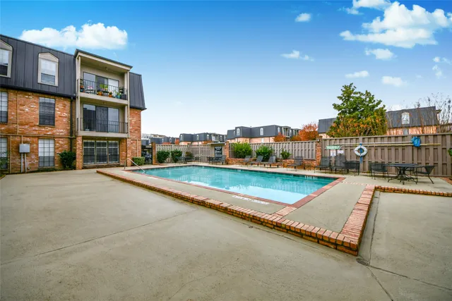 $127,900 | 2400 North Braeswood Boulevard, Unit 324, Houston, TX 77030