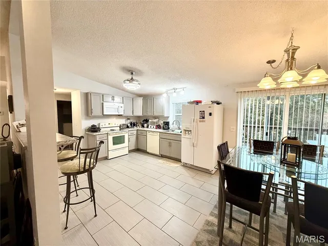 $389,900 | 6207 Iriquois Drive, Unit 6203, French Village, MO 63036