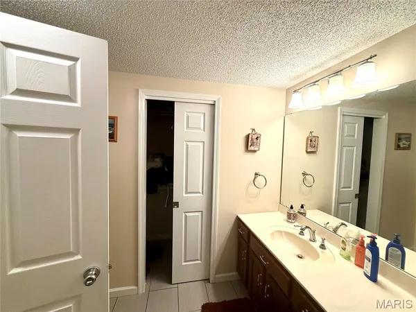 $389,900 | 6207 Iriquois Drive, Unit 6203, French Village, MO 63036
