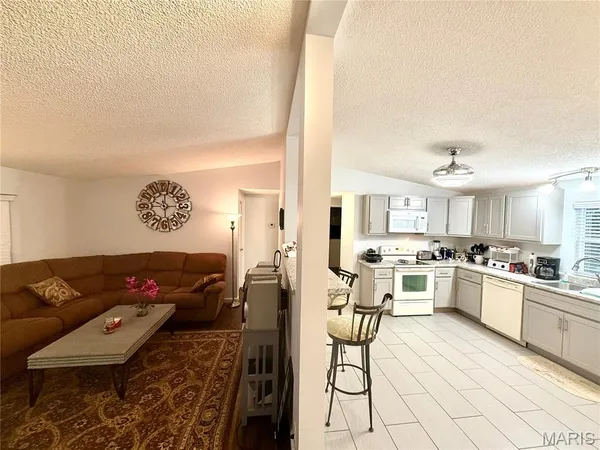 $389,900 | 6207 Iriquois Drive, Unit 6203, French Village, MO 63036