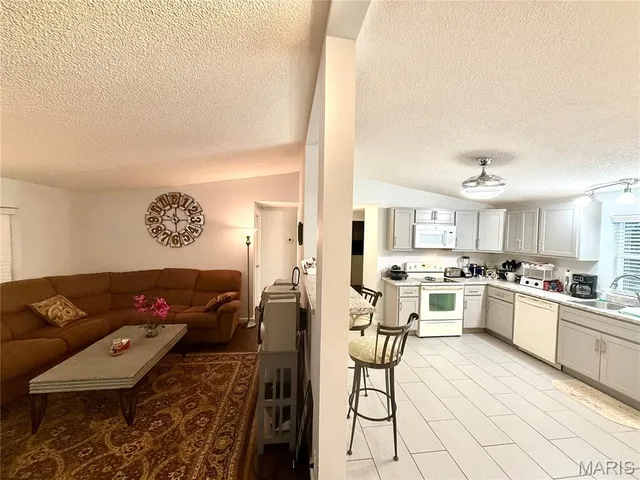 $389,900 | 6207 Iriquois Drive, Unit 6203, French Village, MO 63036