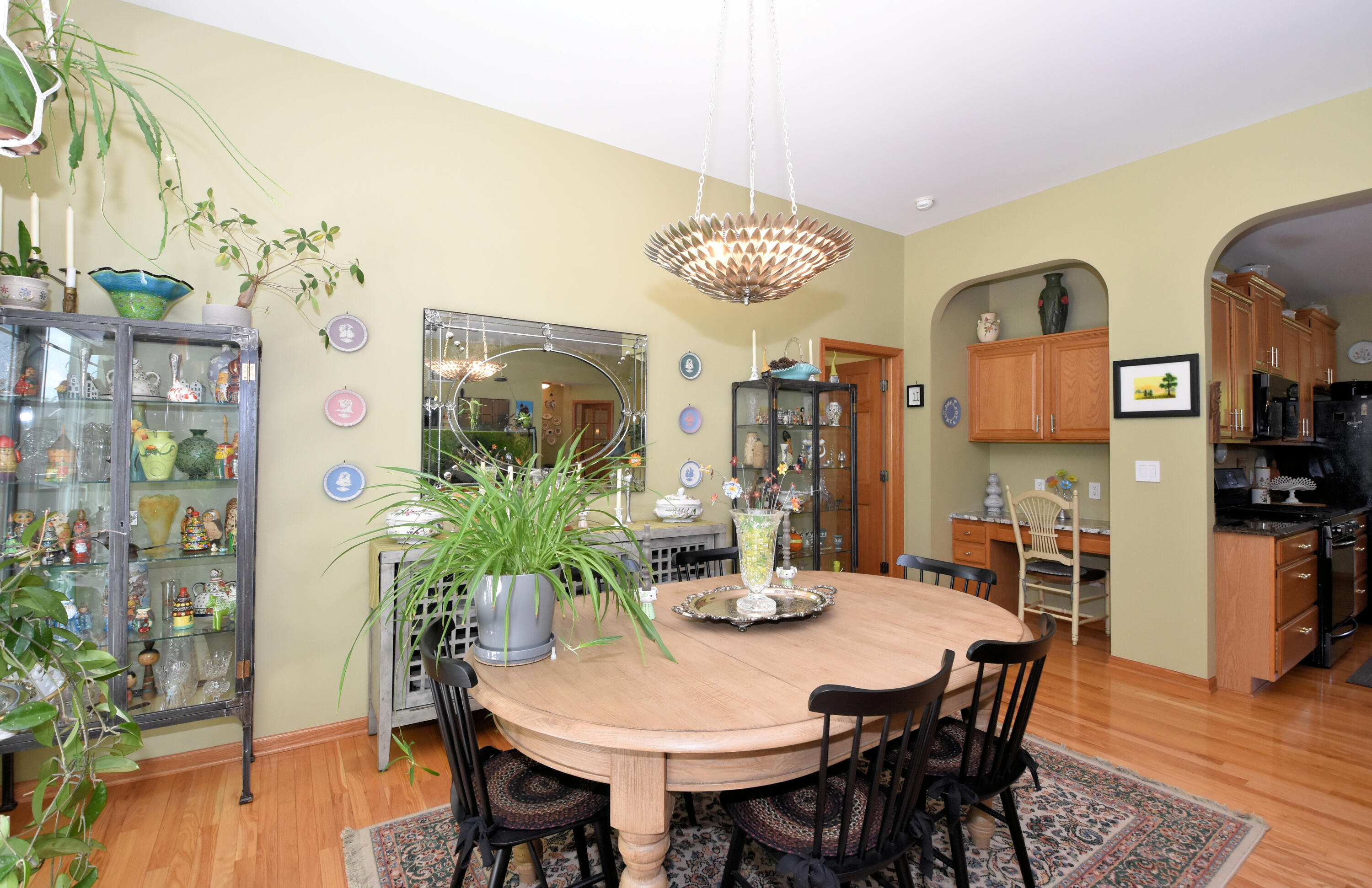 3326 Emmertsen Road Caledonia, WI 53406 - Photo 10 of 54 Dining room