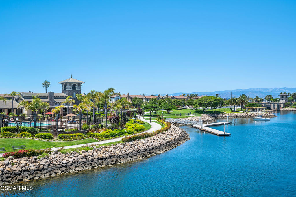 1415 Windshore Way Oxnard, CA 93035 - Photo 61 of 61 a view of a water fountain and a terrace