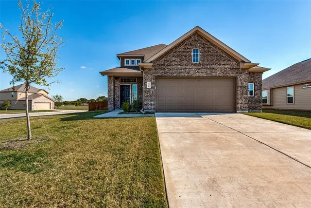 $400,000 | 400 Livingston Drive, DeSoto, TX 75115
