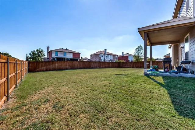 $400,000 | 400 Livingston Drive, DeSoto, TX 75115