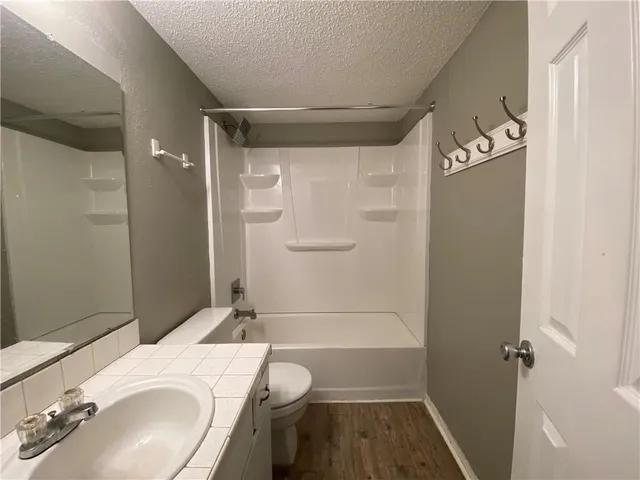 $1,000 | 2413 Leon Street, Unit 101, Austin, TX 78705