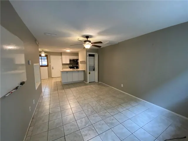 $1,000 | 2413 Leon Street, Unit 101, Austin, TX 78705