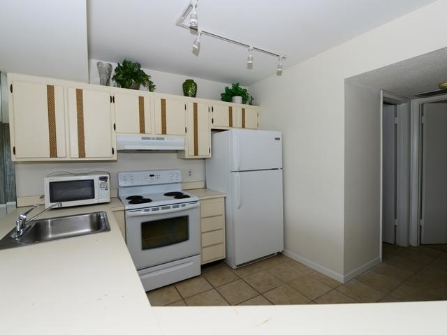 1605 Highway 1, Unit V4103 Jupiter, FL 33477 - Photo 6 of 16 Kitchen